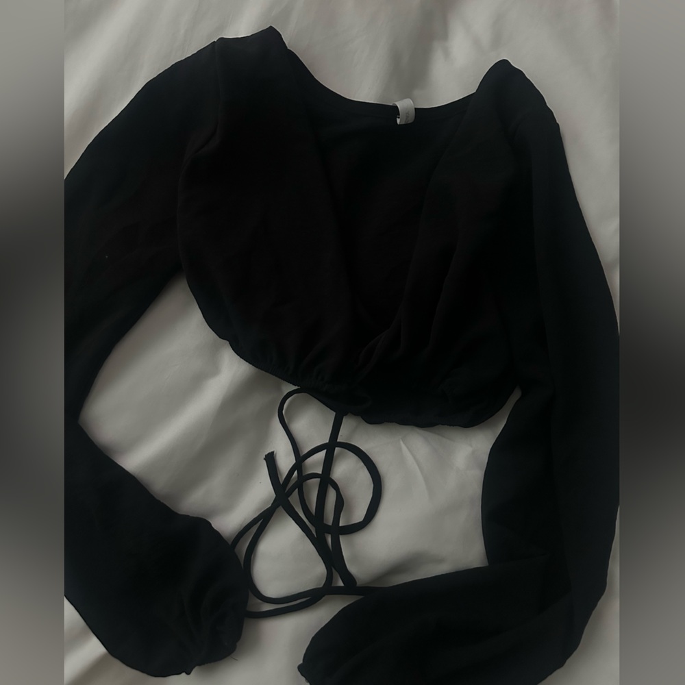 Black crop long sleeve tie top